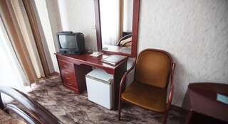 Гостиница  Байкал Листвянка Двухместный номер эконом-класса с 1 кроватью и видом на лес-5