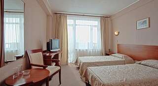 Гостиница  Байкал Листвянка Стандартный двухместный номер с 1 кроватью или 2 отдельными кроватями-1