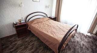 Гостиница  Байкал Листвянка Двухместный номер эконом-класса с 1 кроватью и видом на лес-4